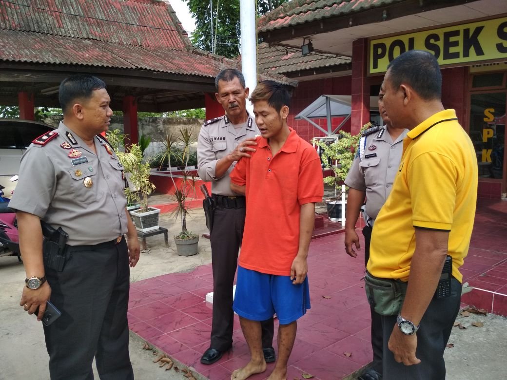 Diki Diamankan Massa Saat Sedang Engkol Motor