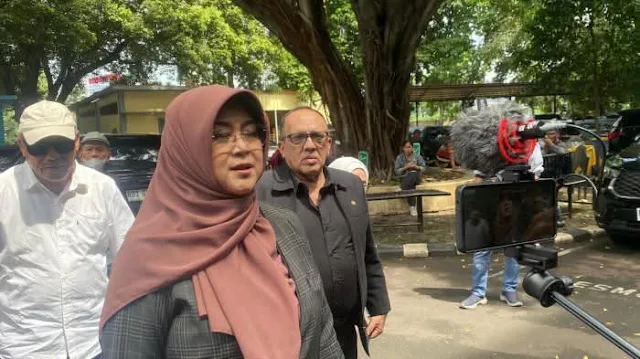 Dokter Tifa: Ijazah yang Ditunjukkan Polda Metro Berbeda dengan Ijazah yang Ditampilkan Bareskrim Polri