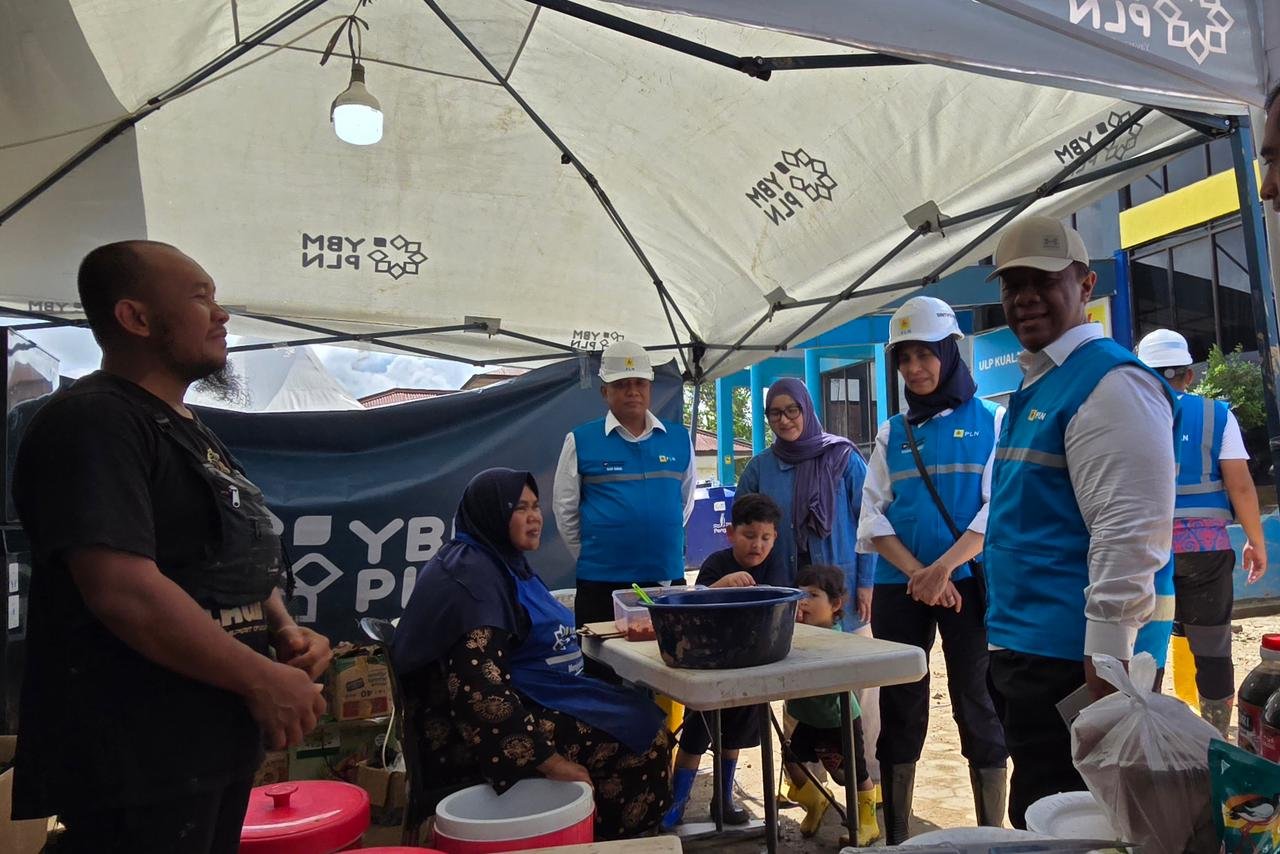 Direksi dan Relawan PLN Turun Langsung Pastikan Percepatan Pemulihan Fasilitas Umum di Aceh