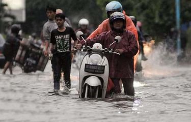 Cara Service Motor yang Knalpotnya Kemasukan Air Saat Kehujanan