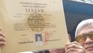 Hologram di Ijazah UGM Jadi Kuncian Mati, Sudahlah...Jokowi Nyerah Saja!