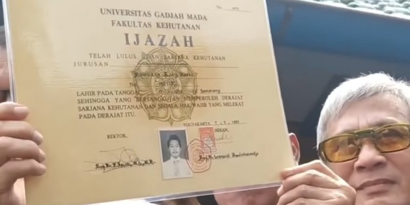 Hologram di Ijazah UGM Jadi Kuncian Mati, Sudahlah...Jokowi Nyerah Saja!