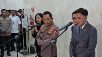 Kapolri_Jenderal_Listyo_Sigit_Prabowo_(tengah) Kapolri Jenderal Listyo Sigit Atensi Kasus Hogi Miyana, Suami Korban Jambret jadi Tersangka