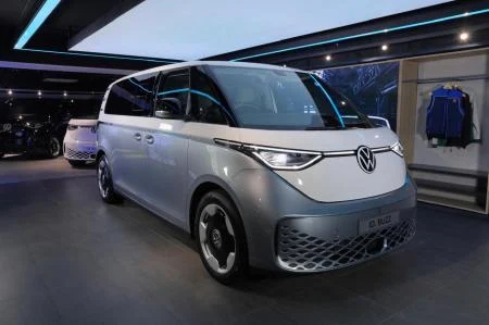 Volkswagen ID. Buzz BOZZ White Signature Edition Resmi Mengaspal di Indonesia, Yuk! Intip Keunggulannya