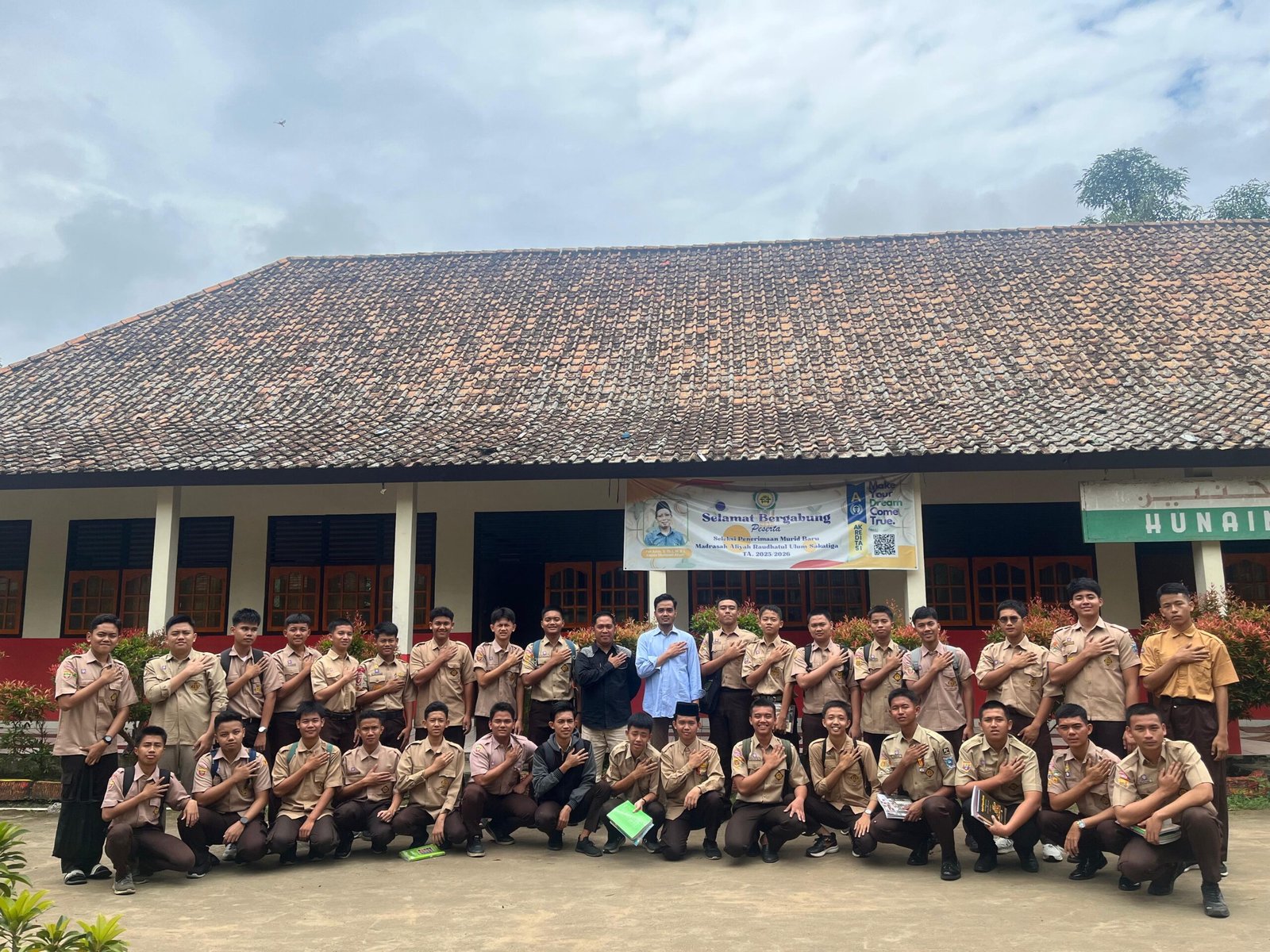 Cegah Paham Radikal Sejak Dini, Tim Idensos Satgaswil Sumsel Densus 88 AT Polri Sapa Santri Raudhatul Ulum Sakatiga
