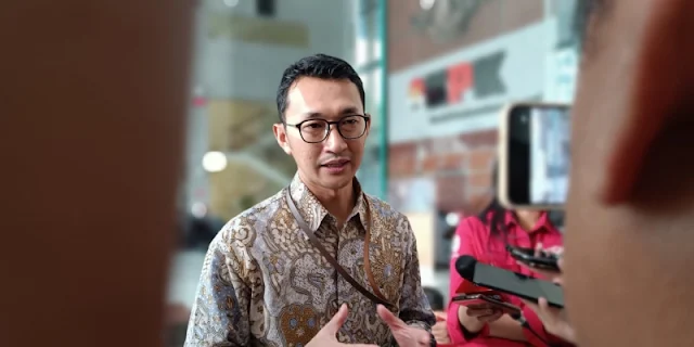 Barang Bukti OTT Bea Cukai: Emas 3 Kg dan Uang Miliaran Rupiah