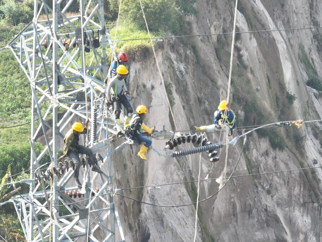 Antisipasi Dampak Sinkhole, PLN Perkuat Pengamanan Jaringan Transmisi Bireuen-Takengon