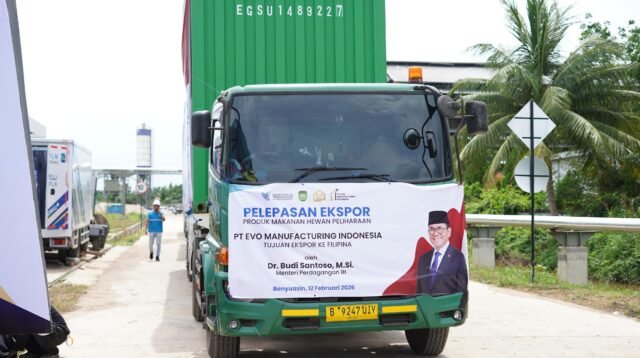 Produk Pakan Hewan Sumsel Tembus Pasar Filipina, Mendag dan Wagub Lepas Ekspor Perdana