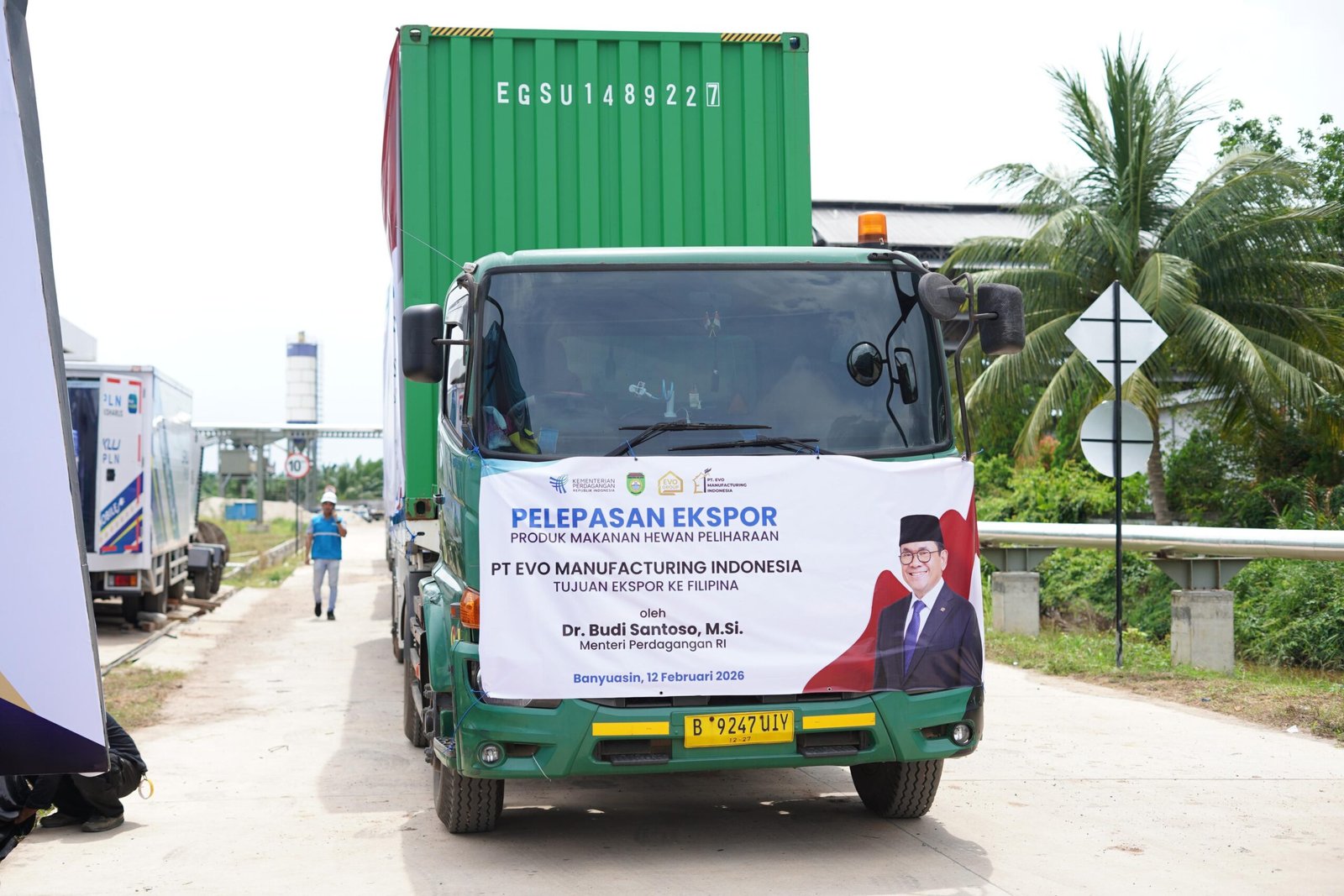 Produk Pakan Hewan Sumsel Tembus Pasar Filipina, Mendag dan Wagub Lepas Ekspor Perdana