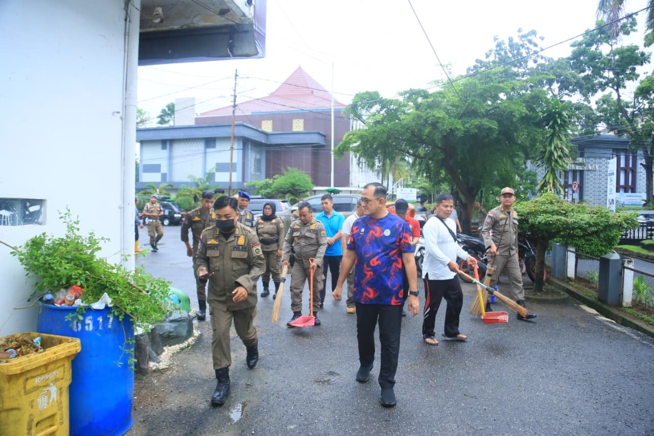 Sekda Sumsel Tinjau Pelaksanaan Gerakan Indonesia ASRI di Sejumlah OPD
