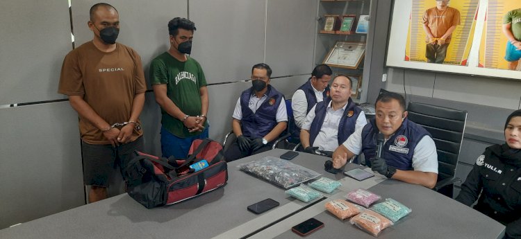 Ditresnarkoba Polda Sumsel Gagalkan Pengiriman 6.000 Butir Ekstasi dari Medan ke Palembang, Dua Tersangka Diamankan Pengungkapan Besar Ditresnarkoba Polda Sumsel, Ribuan Butir Ekstasi Gagal Beredar di Palembang