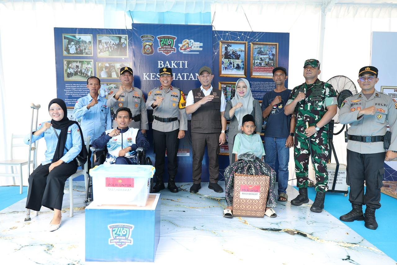 Wujudkan Kesejahteraan Masyarakat, Wakapolda Sumsel Tinjau Penyerahan Bantuan Sosial di Lubuk Linggau Wujudkan Kesejahteraan Masyarakat, Wakapolda Sumsel Tinjau Penyerahan Bantuan Sosial di Lubuk Linggau