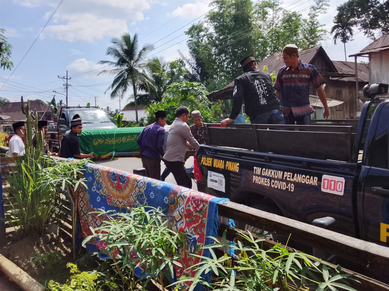 Kepedulian Tanpa Batas, Randis Polsek Muara Pinang Kembali Bantu Masyarakat yang Berduka