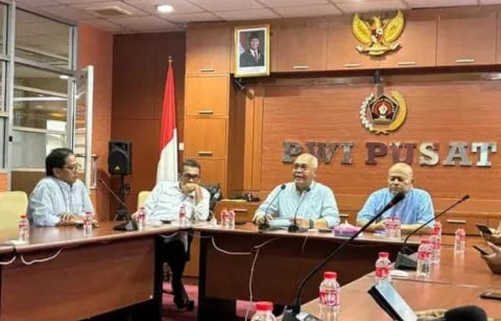 PWI Pusat Minta Hotman Paris Minta Maaf ke Wartawan, Tegaskan Martabat Pers Harus Dihormati
