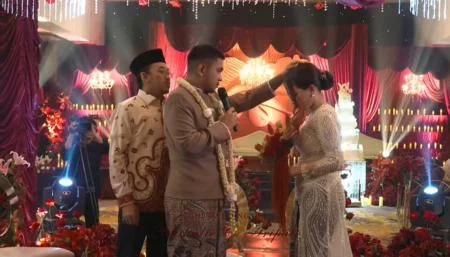 Kronologi Lengkap Ustadz Syam Dihujat gegara Saweran DJ Nathalie Holscher, Endingnya Mengejutkan!