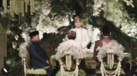 Dekorasi Akad Nikah Kasespri Presiden Prabowo Jadi Sorotan: Ornamen Merak Jantan dengan Merak Jantan