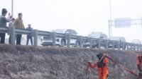 Gubernur Sumsel Tinjau Langsung Karhutla di Tol Palindra, Minta Titik Api Segera Dipadamkan