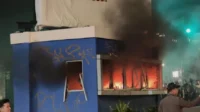Polisi Sebut Kelompok Perusuh Rusak Fasilitas Umum Usai Demo di Gedung DPR/MPR RI Polisi Sebut Kelompok Perusuh Rusak Fasilitas Umum Usai Demo di Gedung DPR/MPR RI