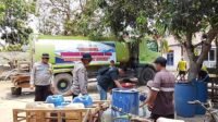 Polsek Keluang Salurkan 10.000 Liter Air Bersih, Bantu Warga Desa Mekar Jaya yang Kekurangan